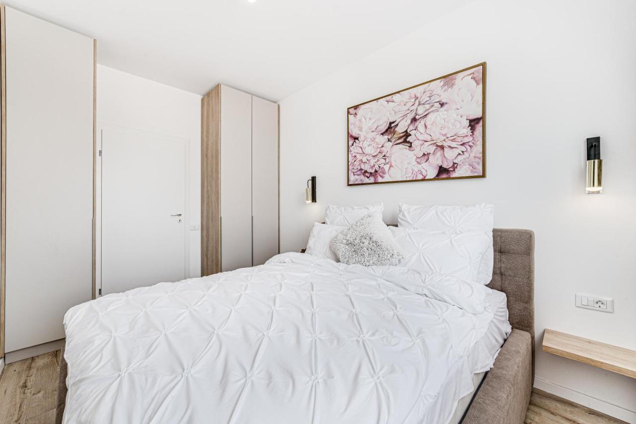 Elegant Apartment Near Afi & Atrium Mall Arad Eksteriør bilde