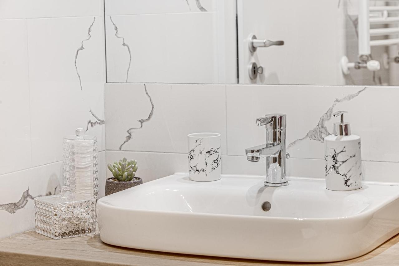 Elegant Apartment Near Afi & Atrium Mall Arad Eksteriør bilde