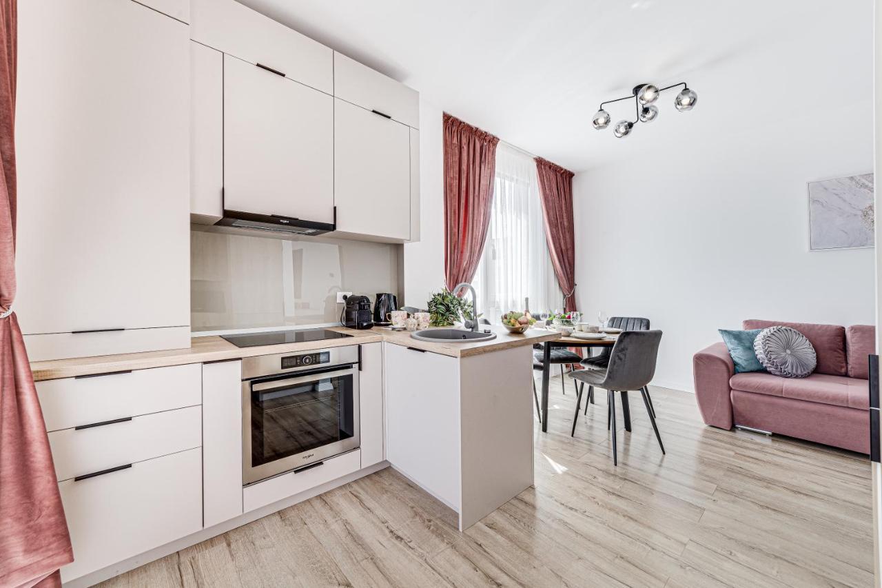 Elegant Apartment Near Afi & Atrium Mall Arad Eksteriør bilde