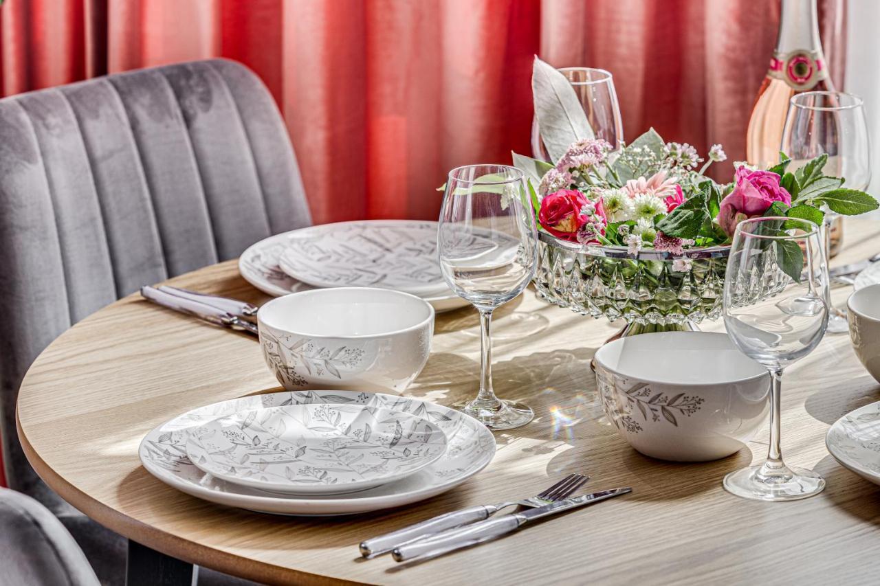 Elegant Apartment Near Afi & Atrium Mall Arad Eksteriør bilde